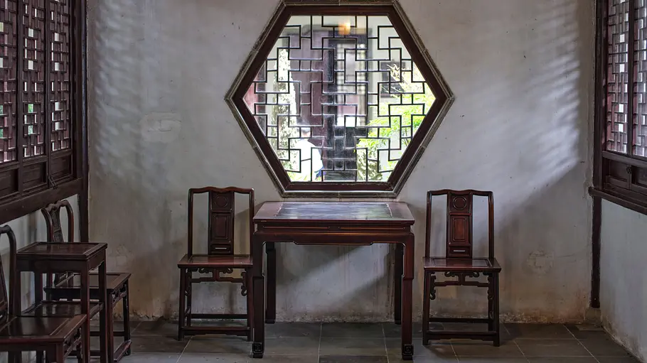 traditionelle chinesische Einrichtung Ein Wohnraum mit traditioneller chinesischer Einrichtung nach Feng Shui