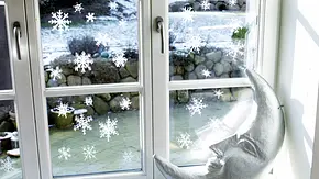 Kreative Fensterdeko für den Advent: Einfach selbst basteln! - Foto: Hersteller / edding Kreative Fensterdeko für den Advent: Einfach selbst basteln! - Foto: Hersteller / edding