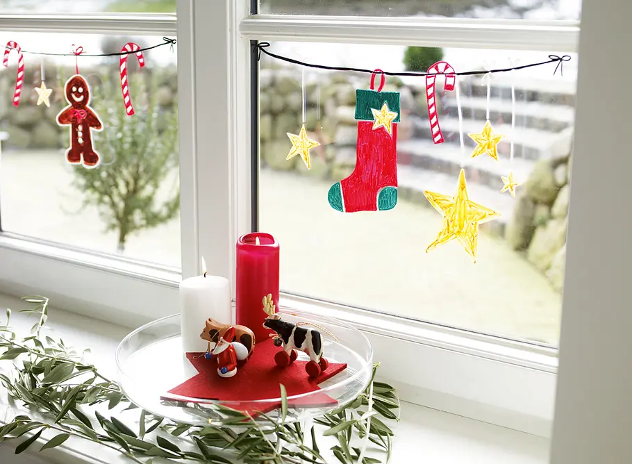 Fensterdeko für Weihnachten basteln Fensterbild basteln