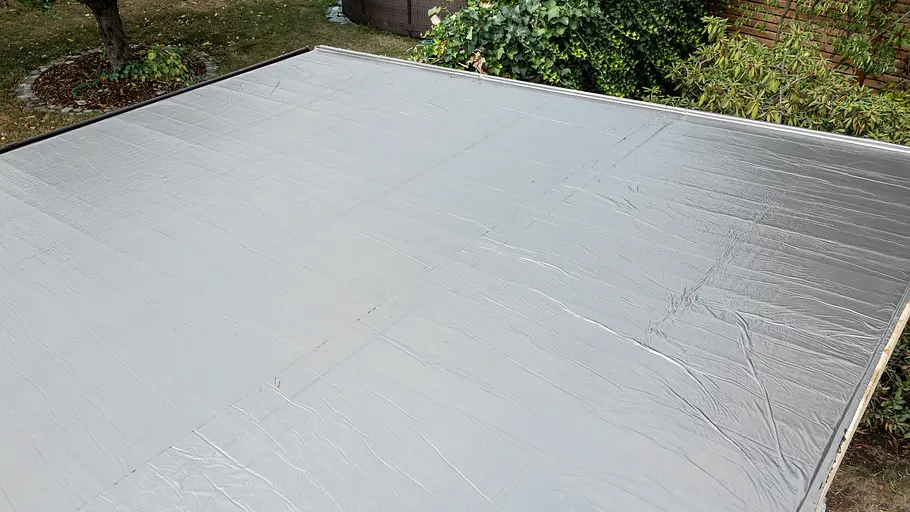 Fertig beklebtes Dach Fertig beklebtes Dach