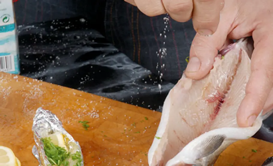 So saftig sind Forelle, Lachs & Co. vom Grill Fisch grillen