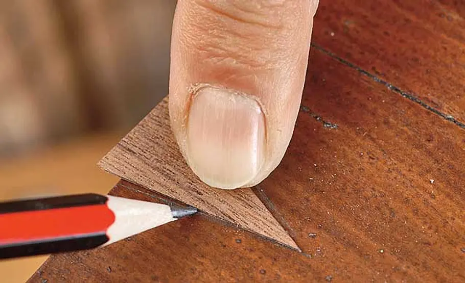 Furnier ausbessern: Schritt 3 von 9 Furnier reparieren