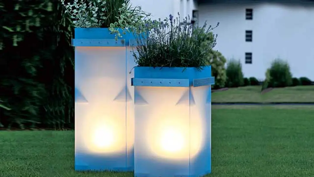 Glühende Blumenstele aus Acrylglas Glühende Blumenstele aus Acrylglas