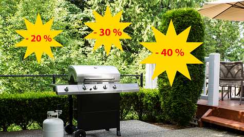 Gasgrill auf Terrasse mit Hinweisen auf prozentuale Rabatte. - Foto: tab1962 / iStock