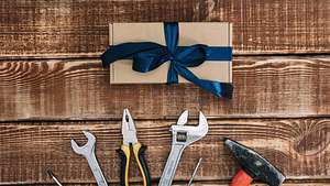 Geschenk für Handwerker - Foto: istock/Nataliia Sinchuk