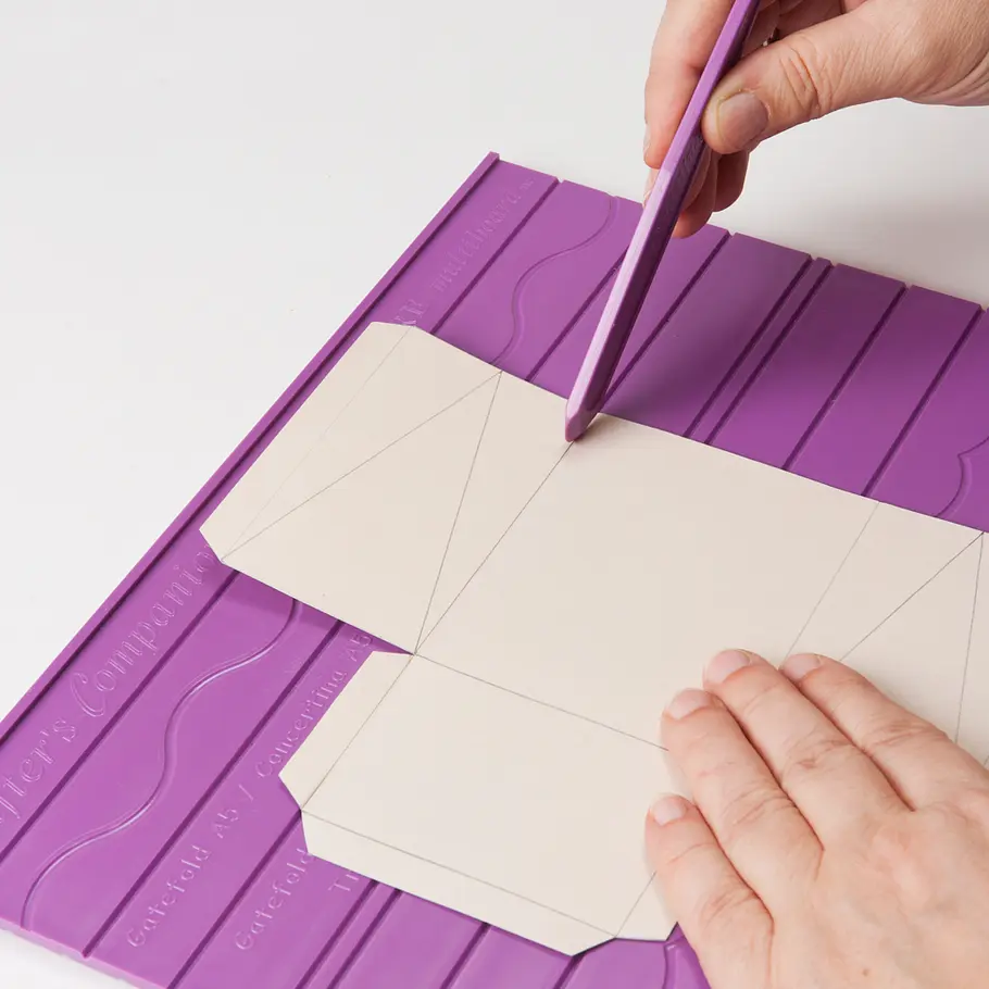 Schachtel falten: Schritt 3 von 8 Geschenkbox: Papierschachtel falten