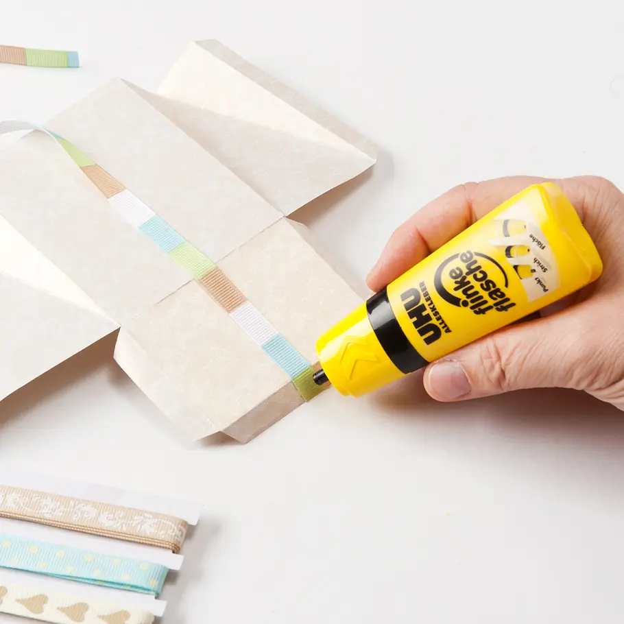 Schachtel falten: Schritt 5 von 8 Geschenkbox: Papierschachtel falten