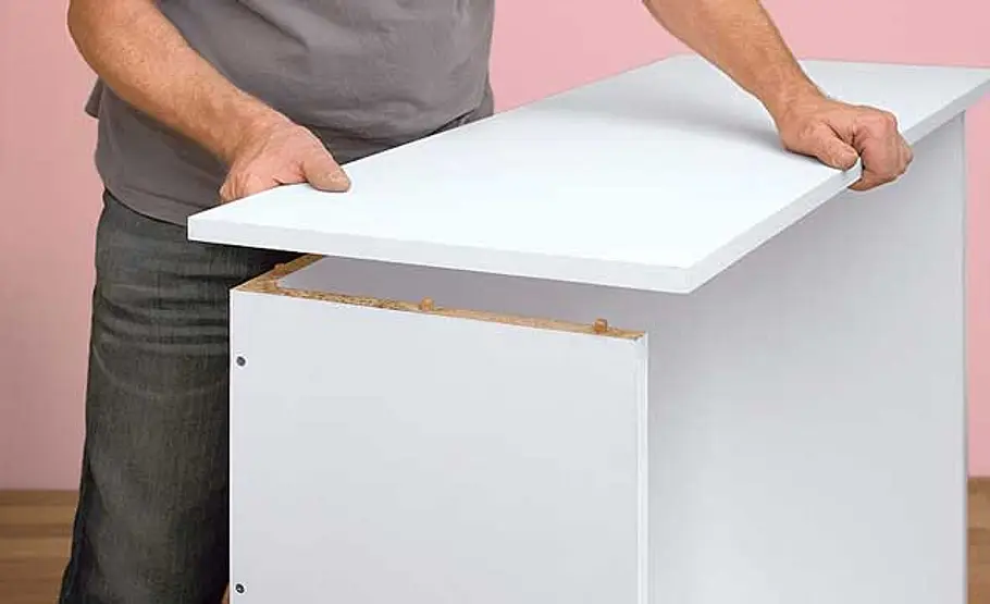 Dachschräge-Regal: Schritt 14 von 30 Schublade montieren