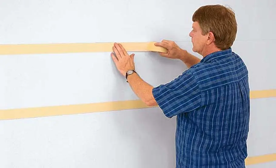 Dachschräge streichen: Schritt 3 von 8 Fläche abkleben
