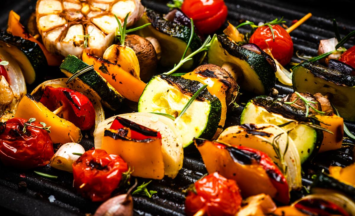 Lecker! Grillgemüse schmeckt als Beilage oder als Grillgemüse-Salat super!