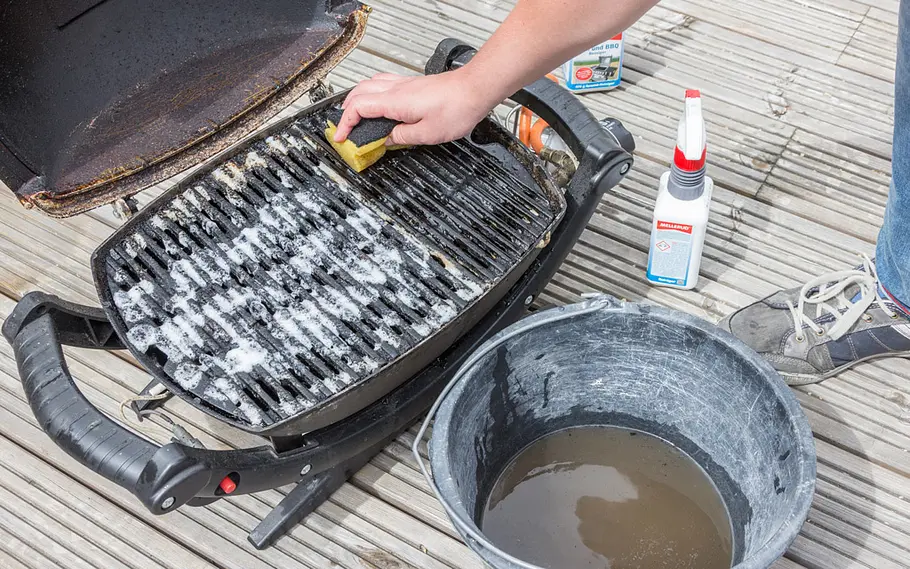 Grill reinigen mit Mellerud Grillreiniger