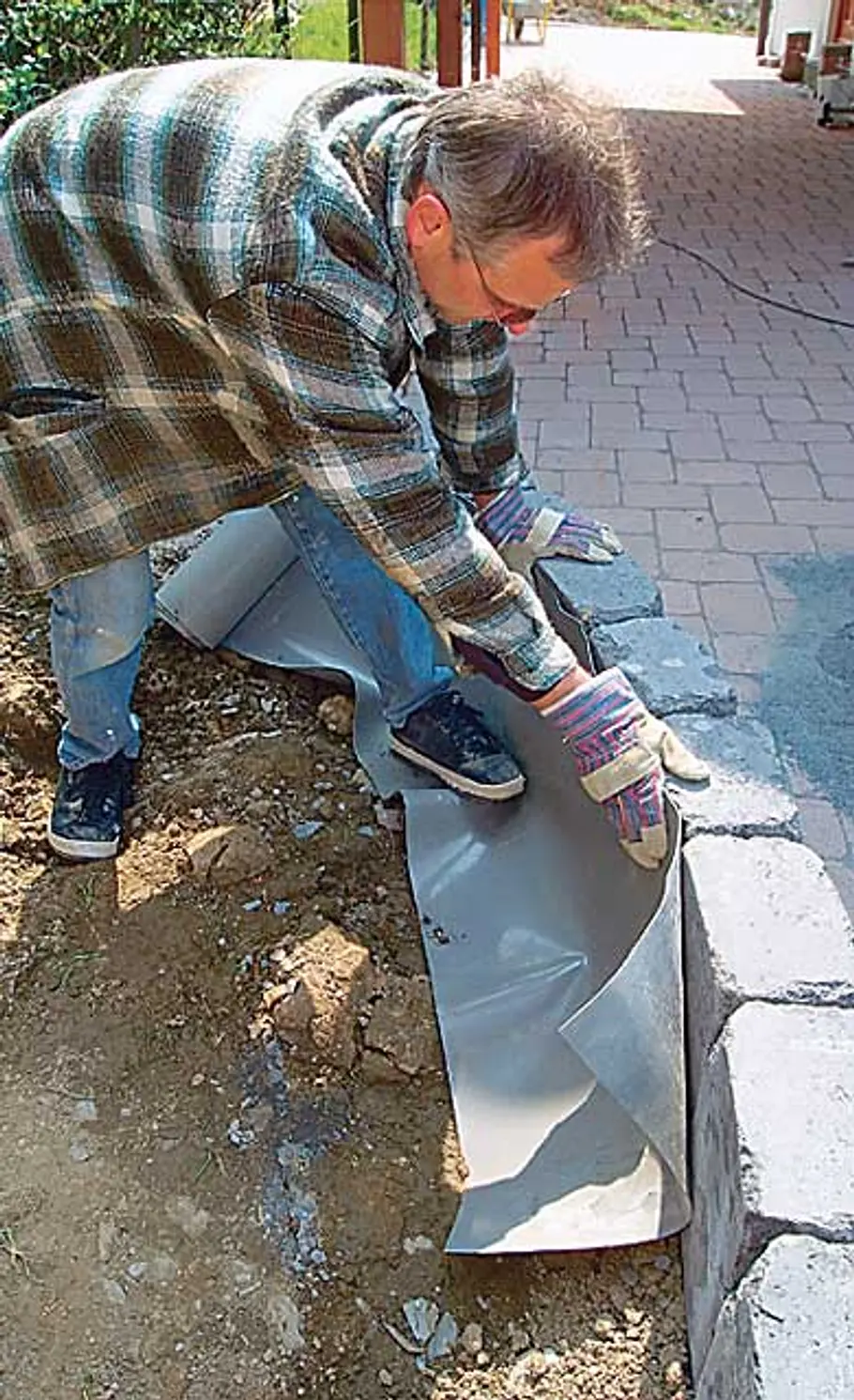 Beeteinfassung aus Beton-Palisaden Stein Hochbeet