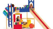 Kindermöbel und Spielhäuser bauen