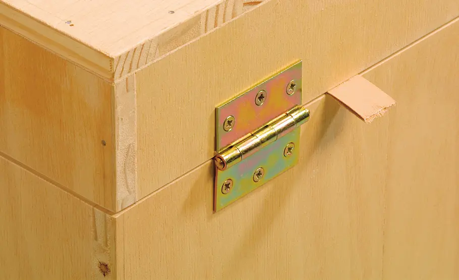 Hocker polstern: Schritt 4 von 18 Scharnier montieren