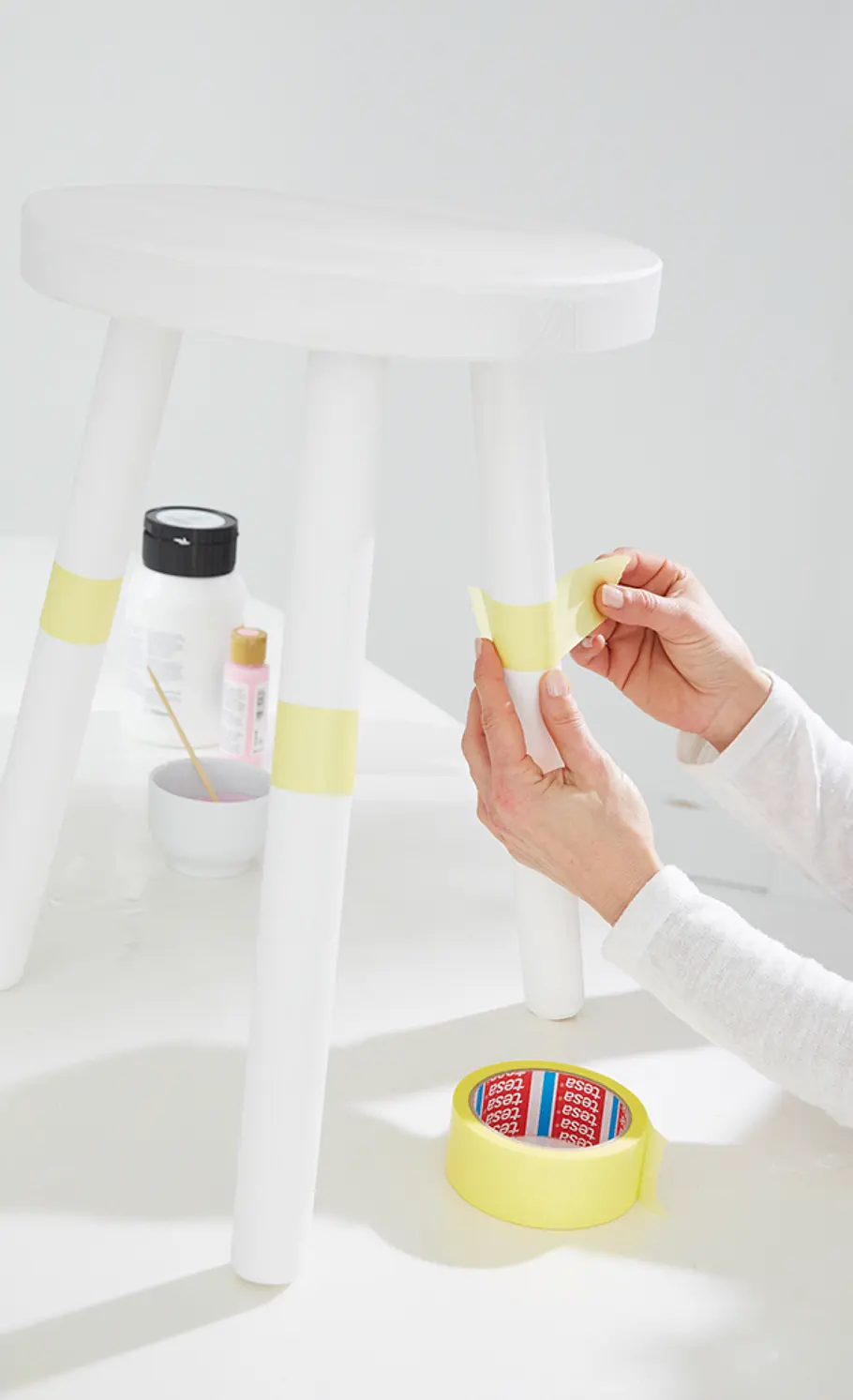 Dip-Dye: Hocker bemalen Bastelanleitung