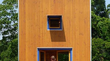 Wohnturm aus Holz: HomeBox1
