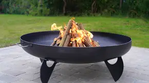 Die sechs besten Idee für eine Feuerstelle im Garte, hilfreiche Tipps und kreative Accessoires - Foto: istock/hayatikayhan Die sechs besten Idee für eine Feuerstelle im Garte, hilfreiche Tipps und kreative Accessoires - Foto: istock/hayatikayhan
