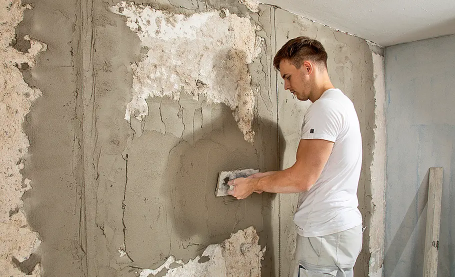 So können Sie die Kellerwand verputzen
