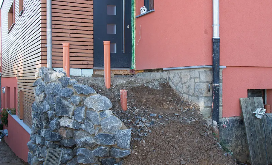 Treppe aus Blockstufen setzen