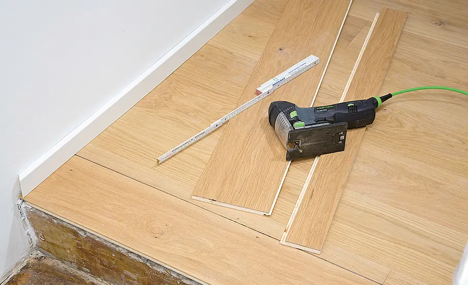 Parkett auf Treppe verlegen
