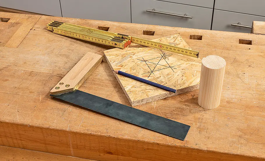 Regal aus Rundholz selber bauen