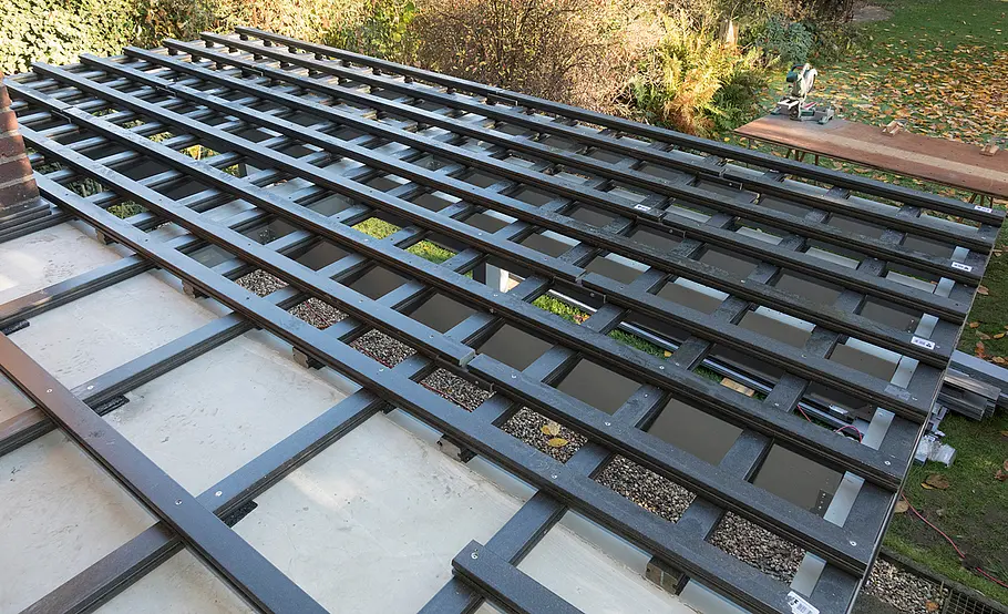 Hochterrasse aus Holz – Terrassendielen