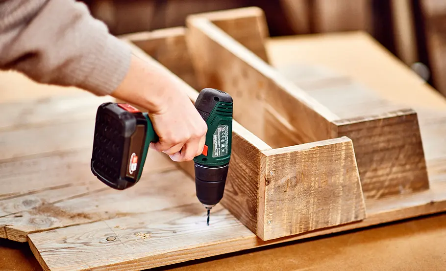 Anleitung: Gewürzregal aus Paletten-Holz bauen