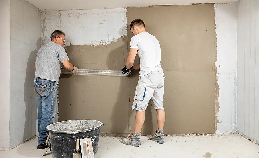 So können Sie die Kellerwand verputzen
