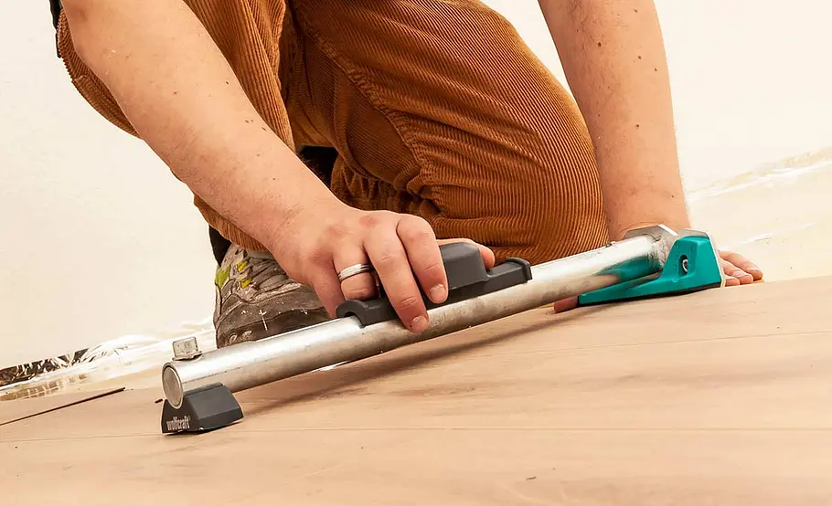 Laminat richtig verlegen – von Raum zu Raum
