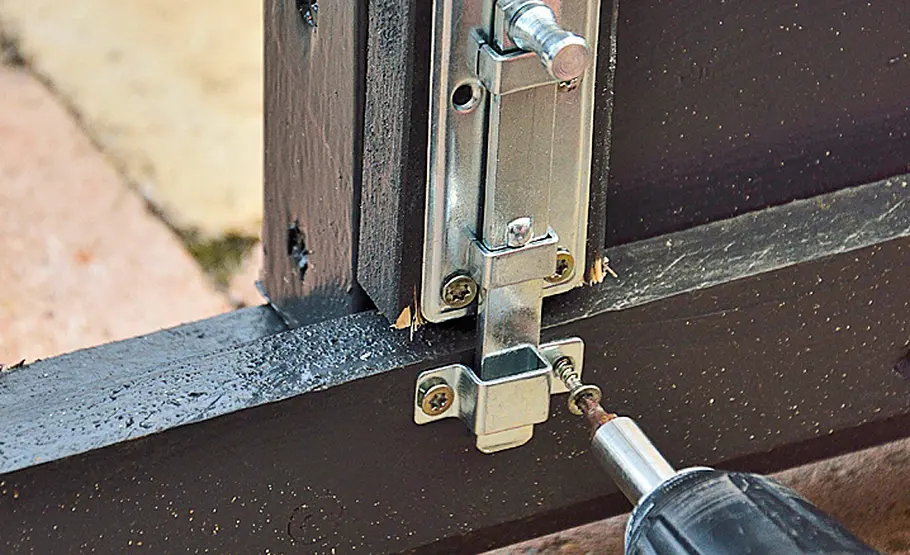 Anlehngewächshaus aus Holz vor der Hauswand selber bauen