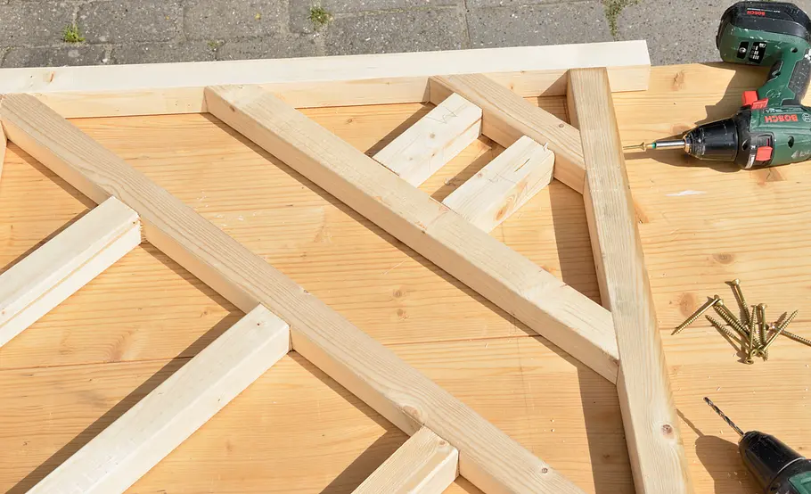Luftige Pergola aus Holz selber bauen