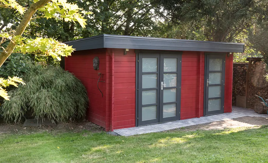Blockbohlen-Gartenhaus aufbauen