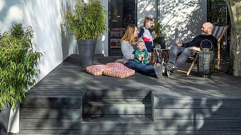 Lounge aus WPC-Terrassendielen - Foto: sidm / Archiv, MMM, CK