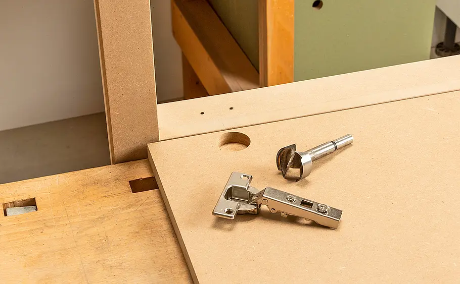 Schrank über Türrahmen bauen