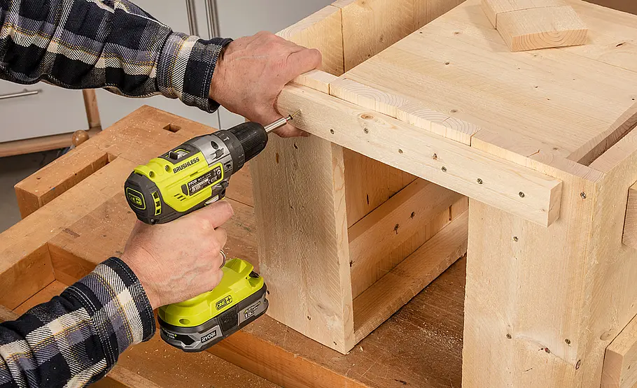 Hocker aus Beton und Holz bauen