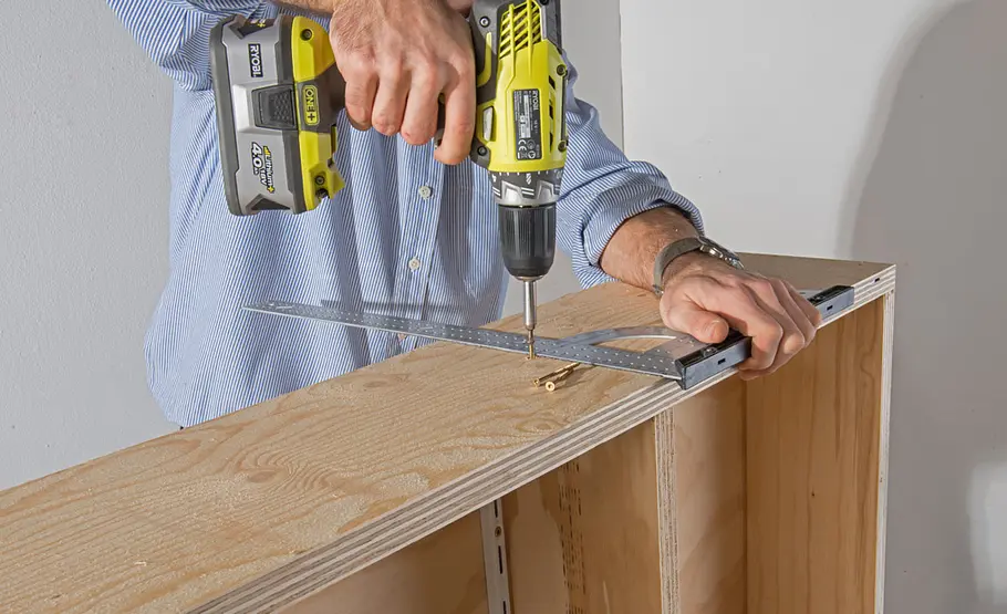 Werkbank mit Werkzeughalter