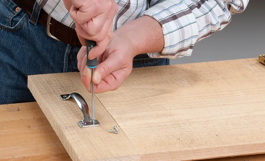 Servier-Hilfen aus Holz selber bauen