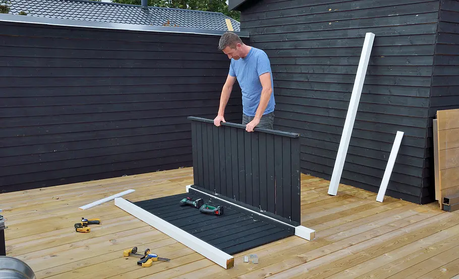 Moderne Gartendusche bauen