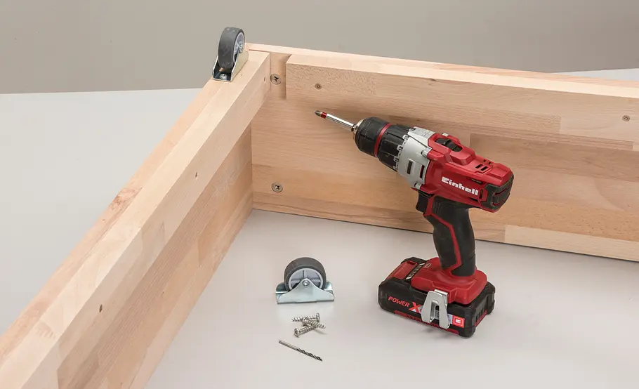 Bett in Drempel-Regal bauen