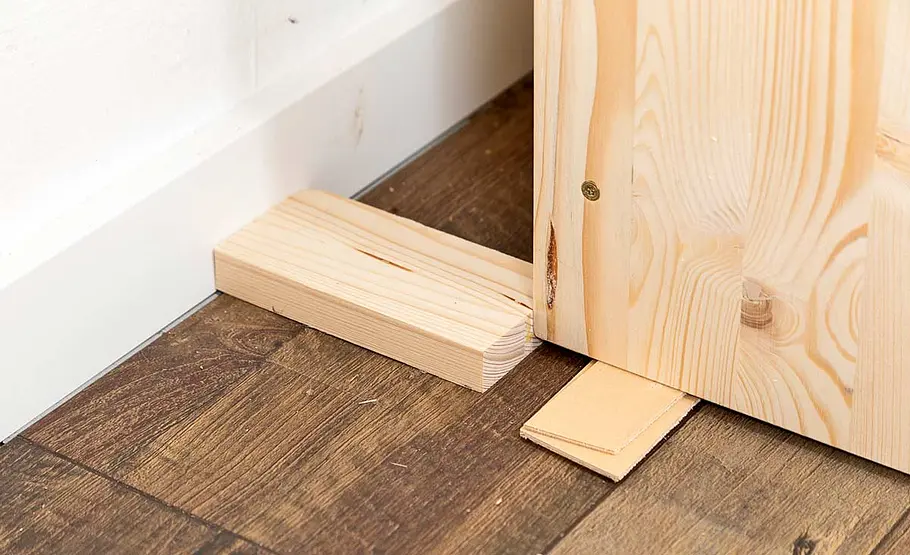 Schrank unter Treppe montieren
