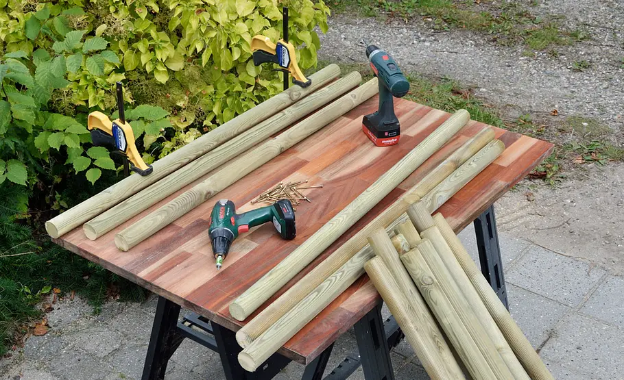 Holzverkleidung für Mülltonnen