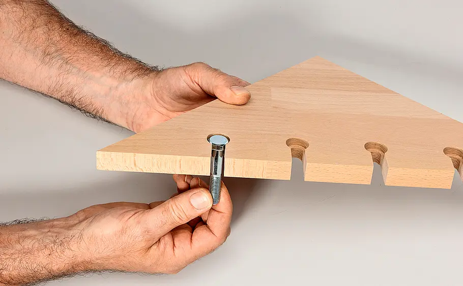 Kleines Regal für Ecke bauen