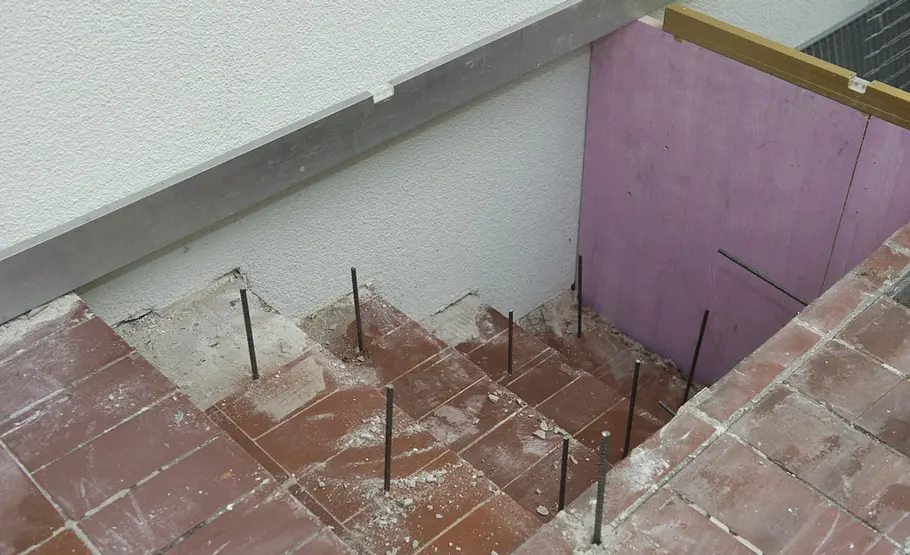 Treppe vor der Haustür betonieren