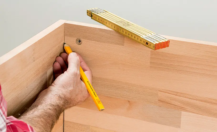 Verschiebbarer Kleiderschrank für unter die Dachschräge bauen