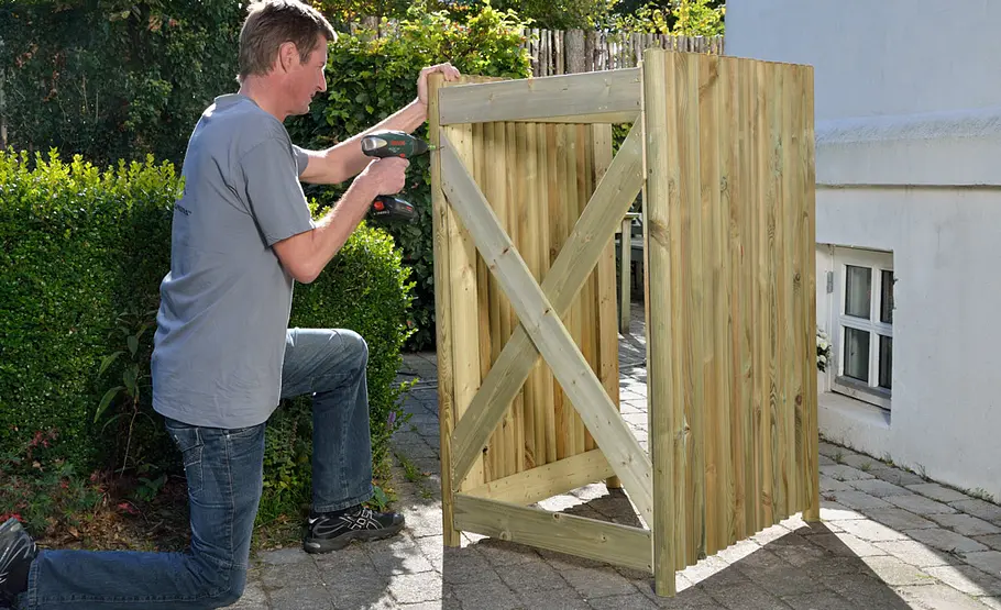Holzverkleidung für Mülltonnen