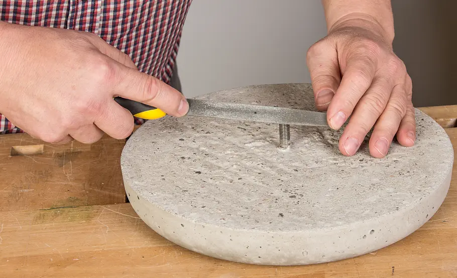 Arbeitshocker aus Beton selber bauen