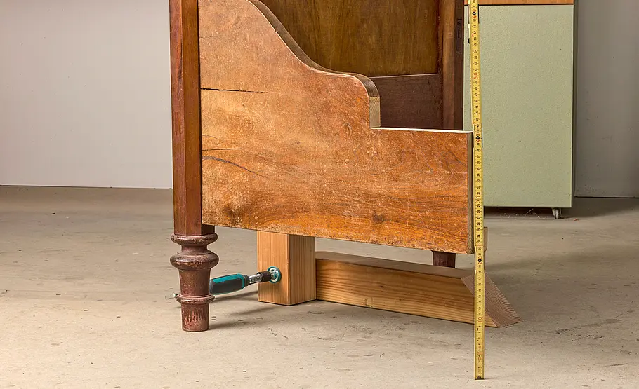 Sessel aus altem Bett bauen