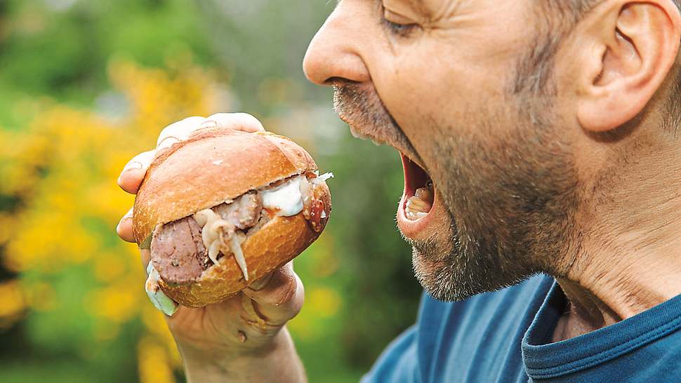 Rezepte für leckere Schmorgerichte im dutch oven - Foto: sidm / DW