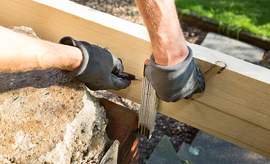 Hochterrasse aus Holz – Vorbereitung