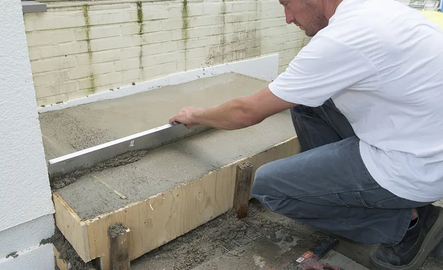 Treppe vor der Haustür betonieren